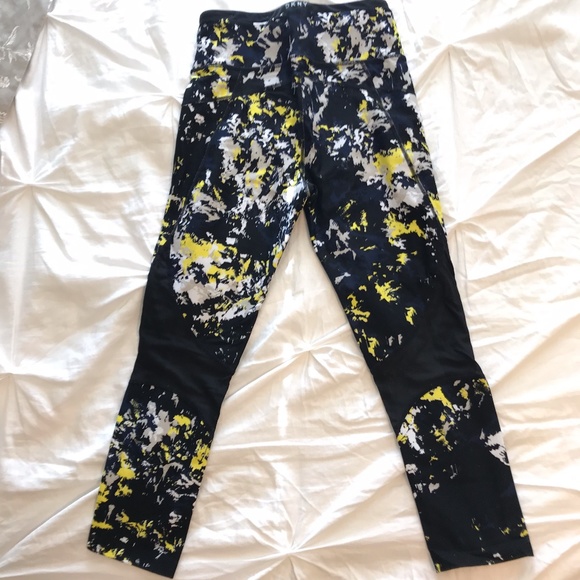 DKNY Sport Leggings w/ Mesh - Picture 2 of 7